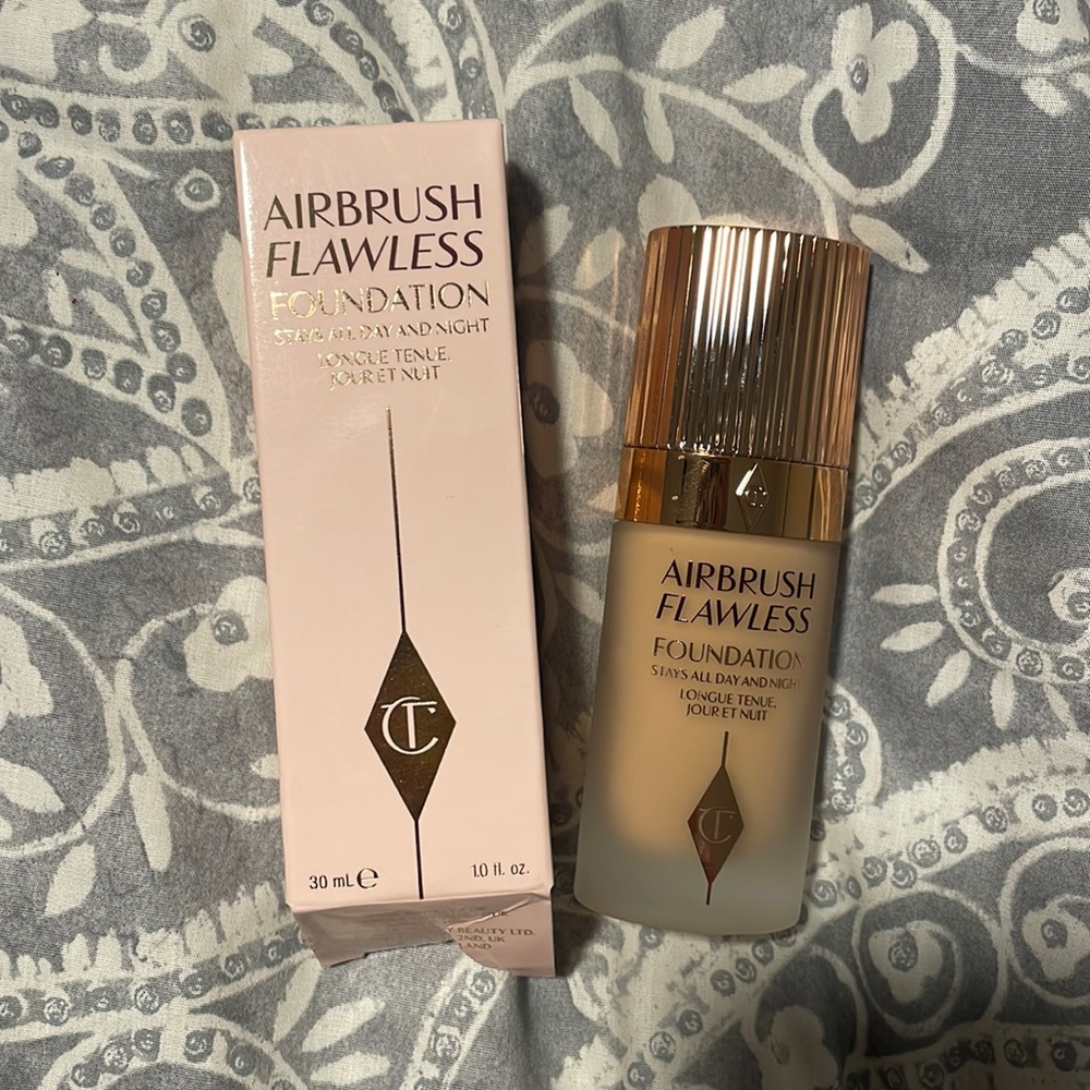 Charlotte Tilbury Airbrush Flawless Foundation